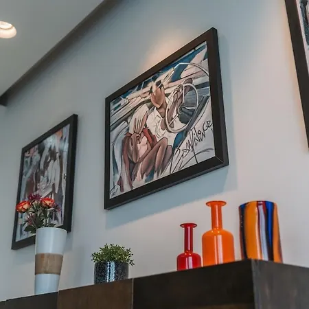 Luxury Sea View In Prime Location *