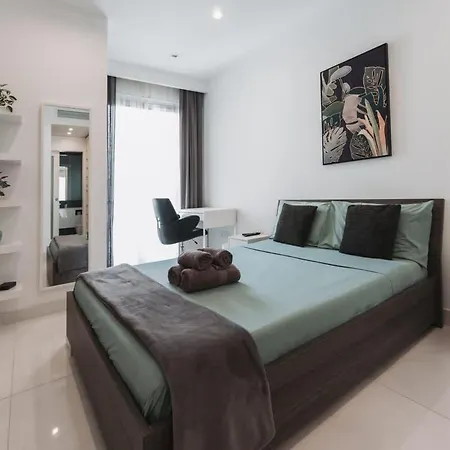 Luxury Sea View In Prime Location Apartment *