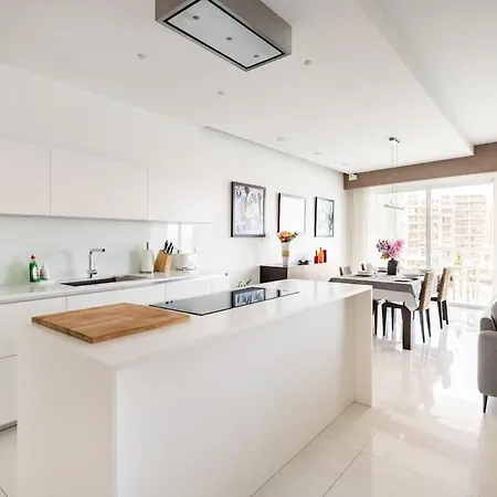 Luxury Sea View In Prime Location Appartamento