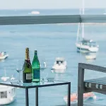 Luxury Sea View In Prime Location Lägenhet