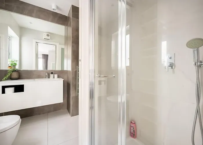 Luxury Sea View In Prime Location 아파트 *