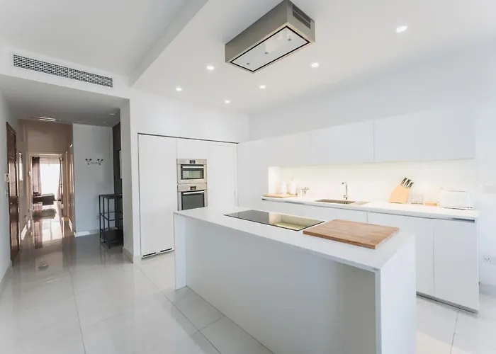 아파트 Luxury Sea View In Prime Location Saint Julian's