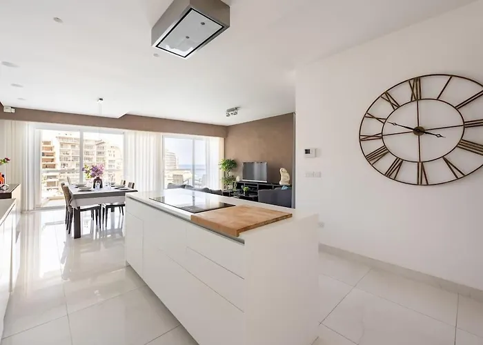 Luxury Sea View In Prime Location 아파트