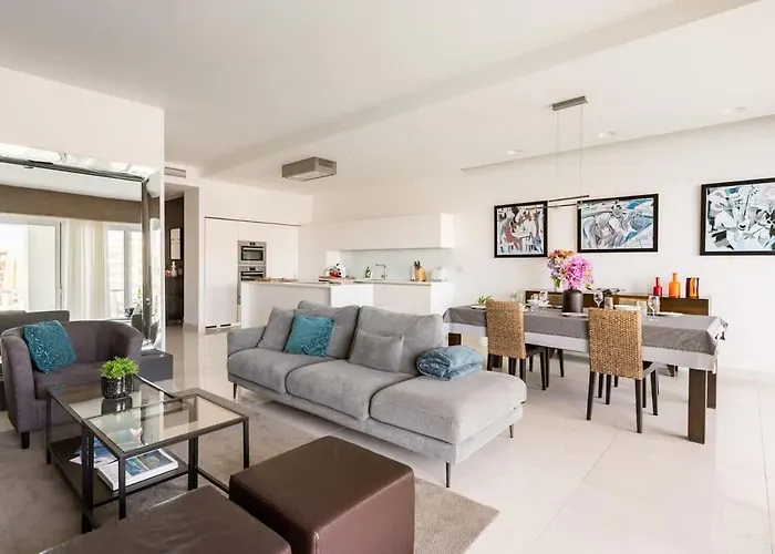 Luxury Sea View In Prime Location 아파트